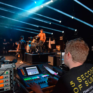Ben Booker with the iLive-R72